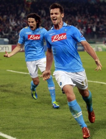 不仅屹立于 不仅屹立于